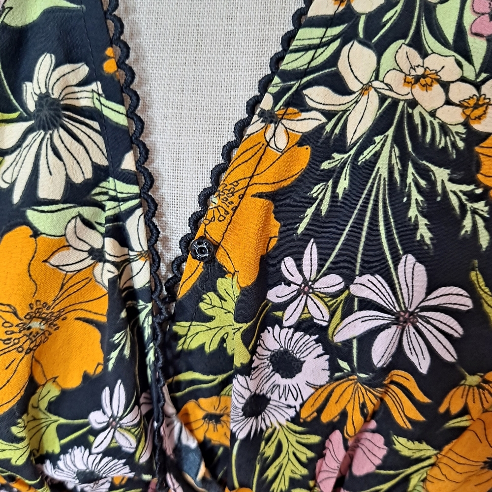 WAYF Smocked Floral Mini Dress Size Small - Picture 5 of 10